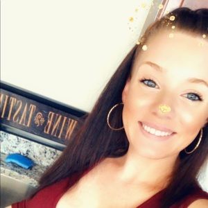 Meet your Posher, Courtney